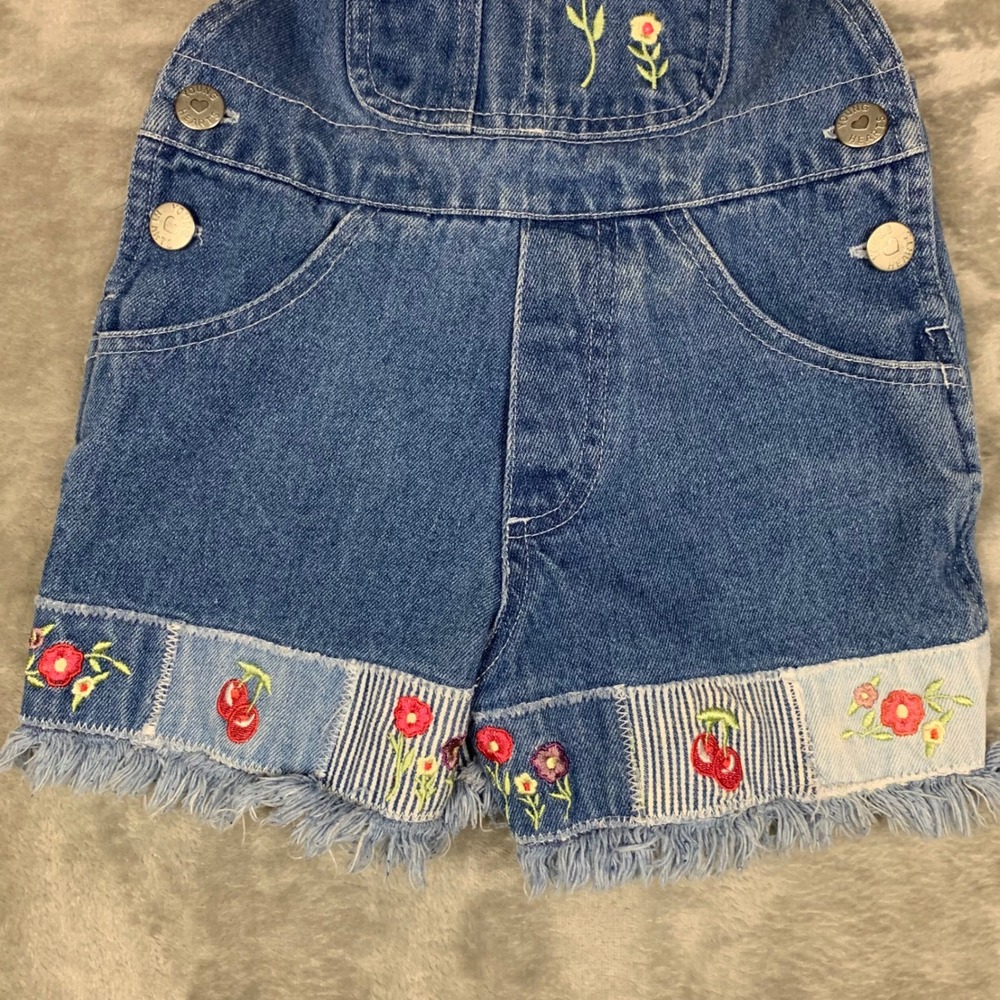 VTG Y2K Young Hearts Toddler 2T Denim Shortalls Floral Cherry Embroidered Garden - Picture 3 of 9
